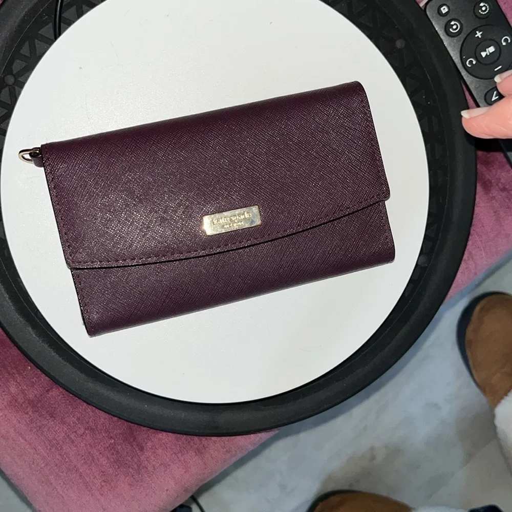 Kate Spade Plum Snappy long wallet EUC phone holder card case ID wallet